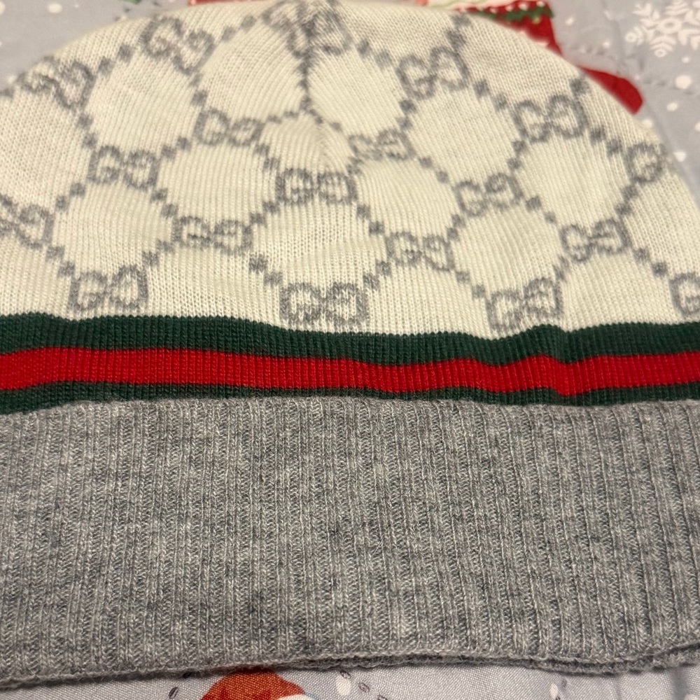 Gucci Knit Beanie with Red and Green Stripe new